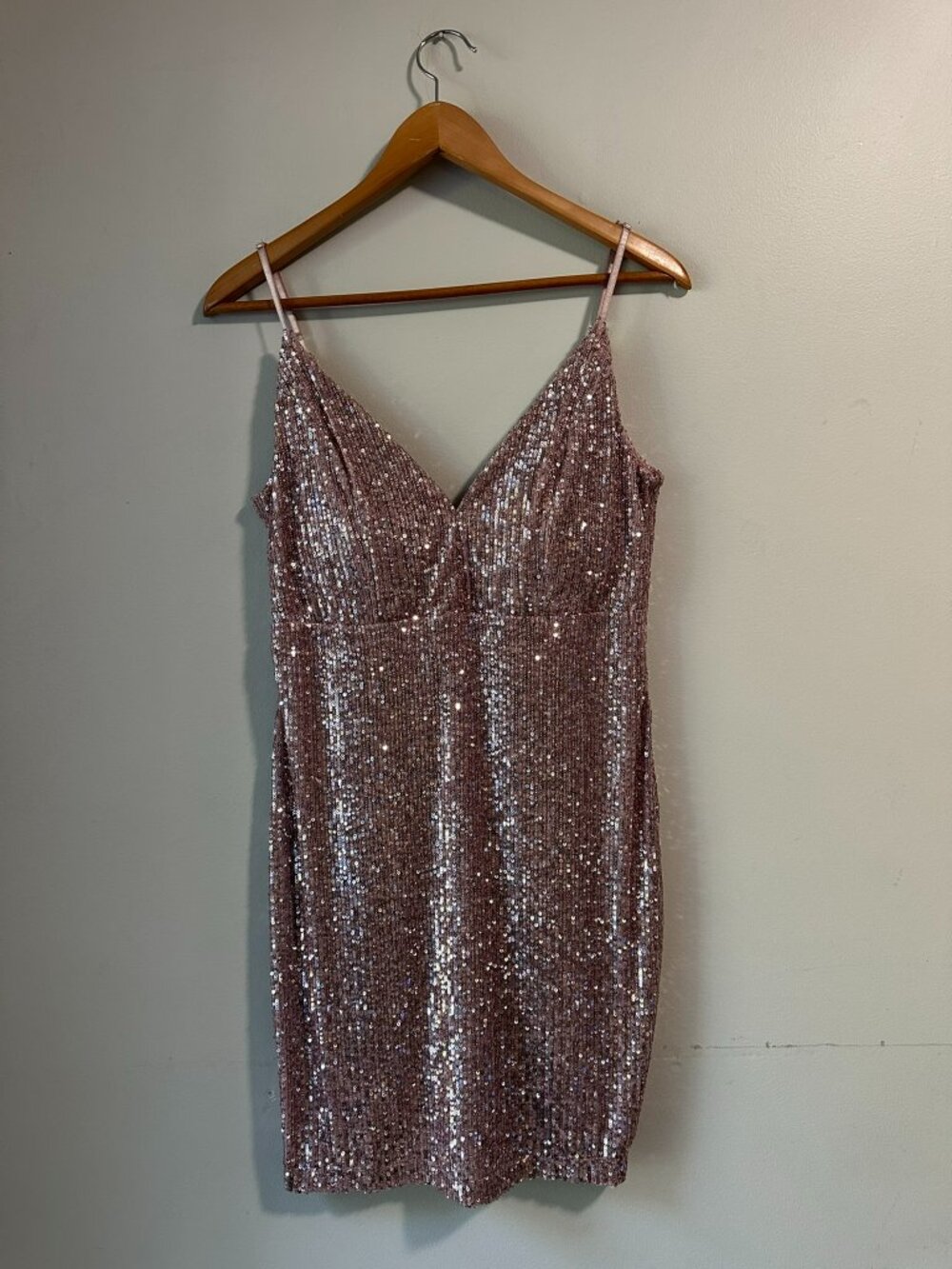 Emerald Sundae XL Rose Gold Sequin Bodycon Cocktail Party Dress - Picture 1 of 8